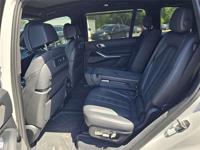 Used 2020 BMW X7 M50i w/ Dynamic Handling Package AWD/4WD image 33