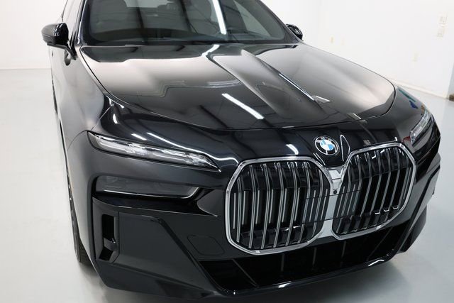 Used 2024 BMW 760i xDrive w/ Executive Package image 64