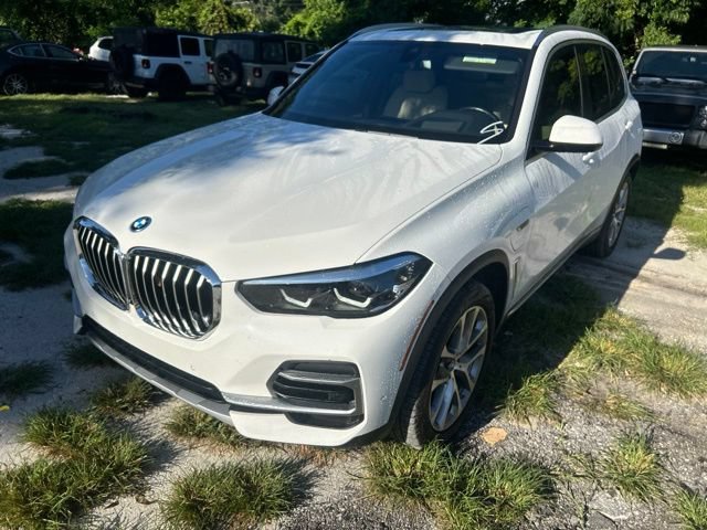 Used 2022 BMW X5 xDrive45e w/ Premium Package AWD/4WD image 2