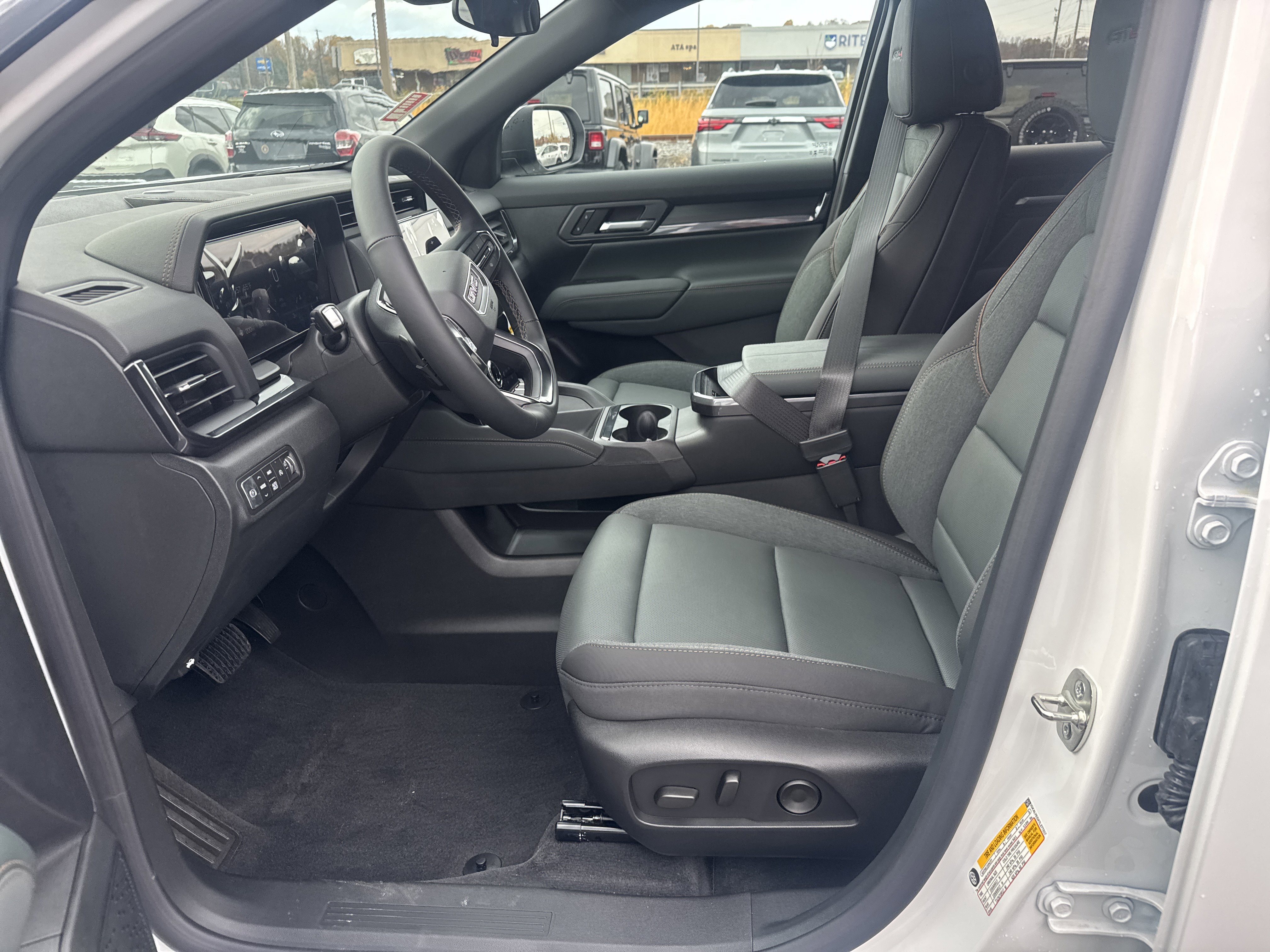 New 2026 GMC Terrain AT4 w/ Convenience Package III image 12