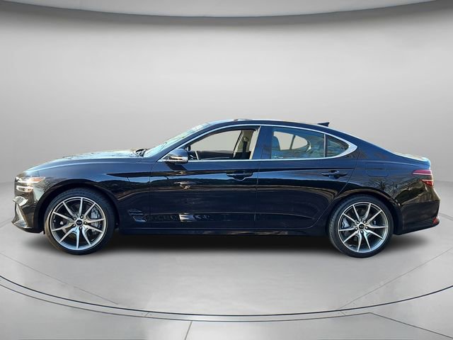 Used 2025 Genesis G70 2.5T image 3