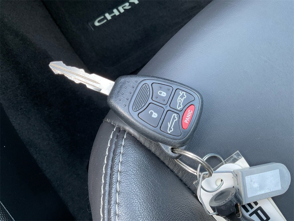 Used 2010 Chrysler Sebring Touring w/ Special Touring Group image 33