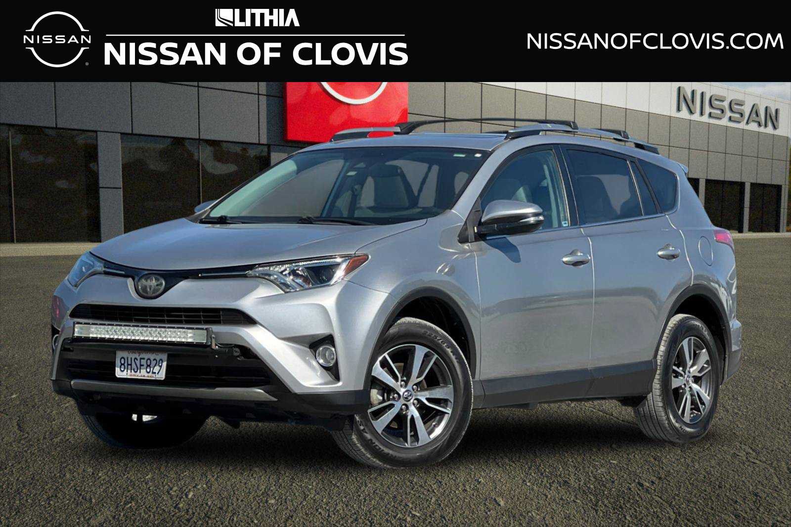Used 2018 Toyota RAV4 XLE FWD image 1