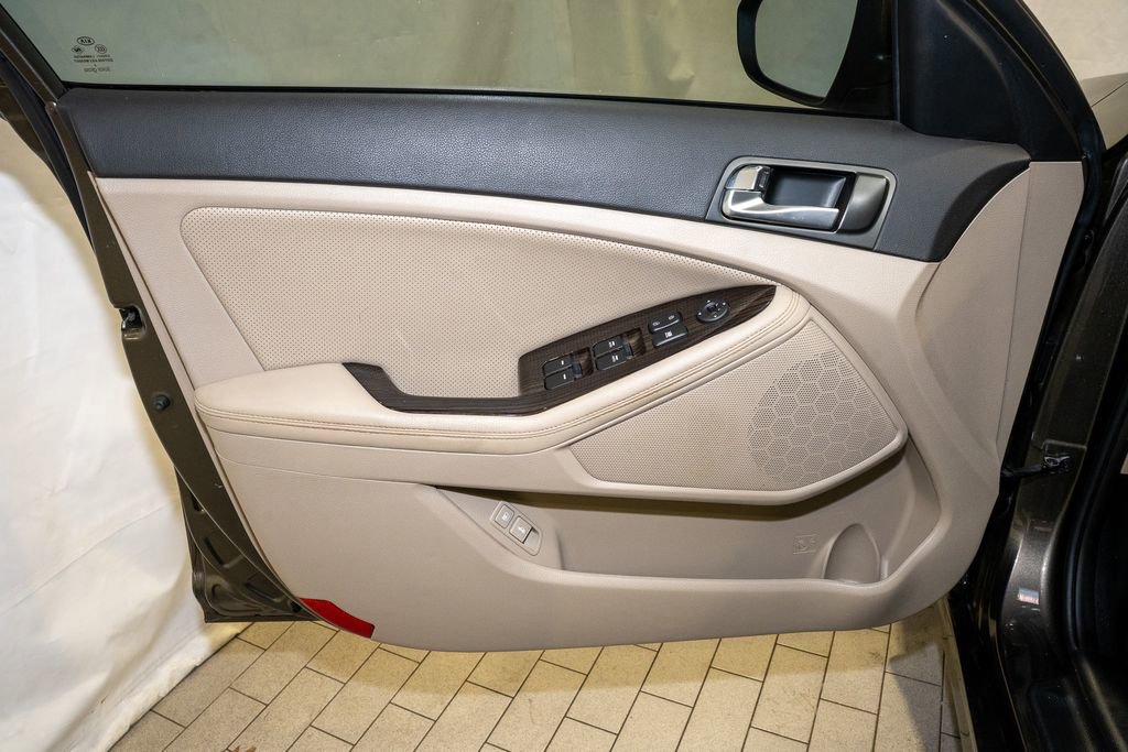 Used 2015 Kia Optima EX image 10