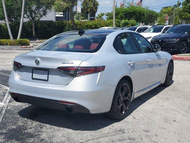 New 2024 Alfa Romeo Giulia Ti w/ Performance Driving Package RWD image 4