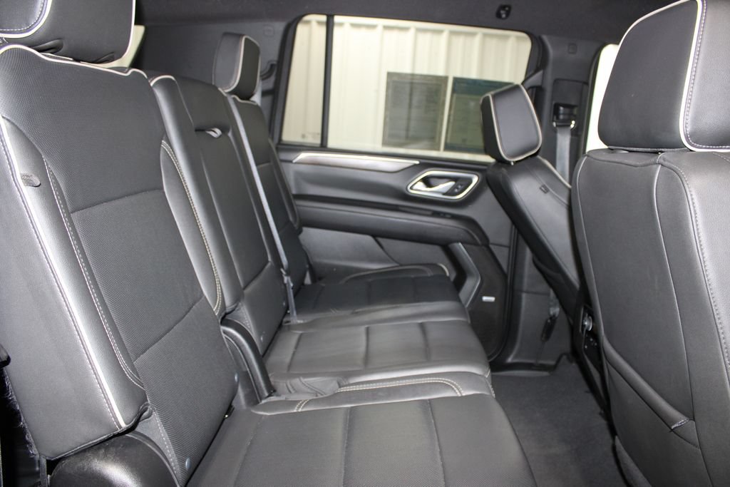 Used 2024 Chevrolet Suburban Premier AWD/4WD image 28