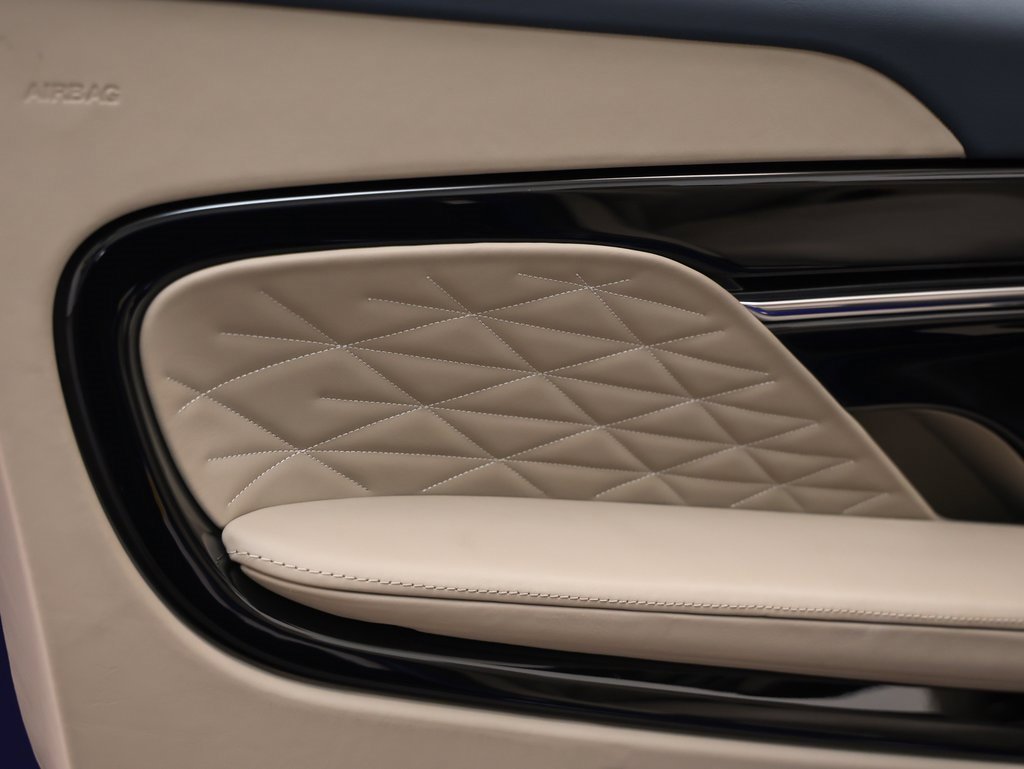 Used 2024 Aston Martin DB12 Convertible image 60