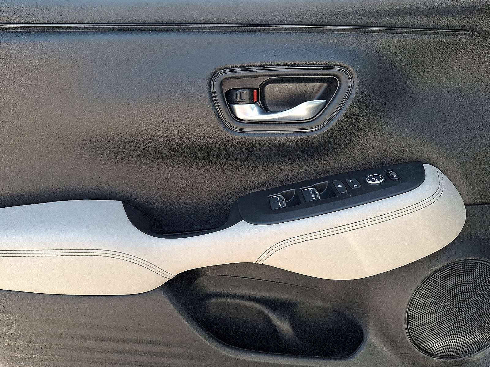 New 2026 Honda HR-V EX-L image 9