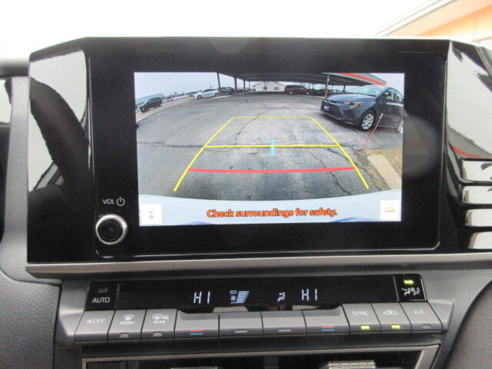 Used 2025 Toyota Camry LE image 17