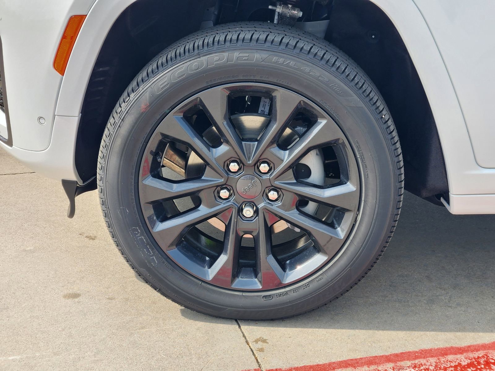 New 2026 Jeep Grand Cherokee Limited AWD/4WD image 12