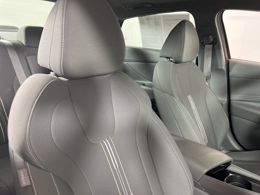 Used 2025 Hyundai Elantra SEL image 7