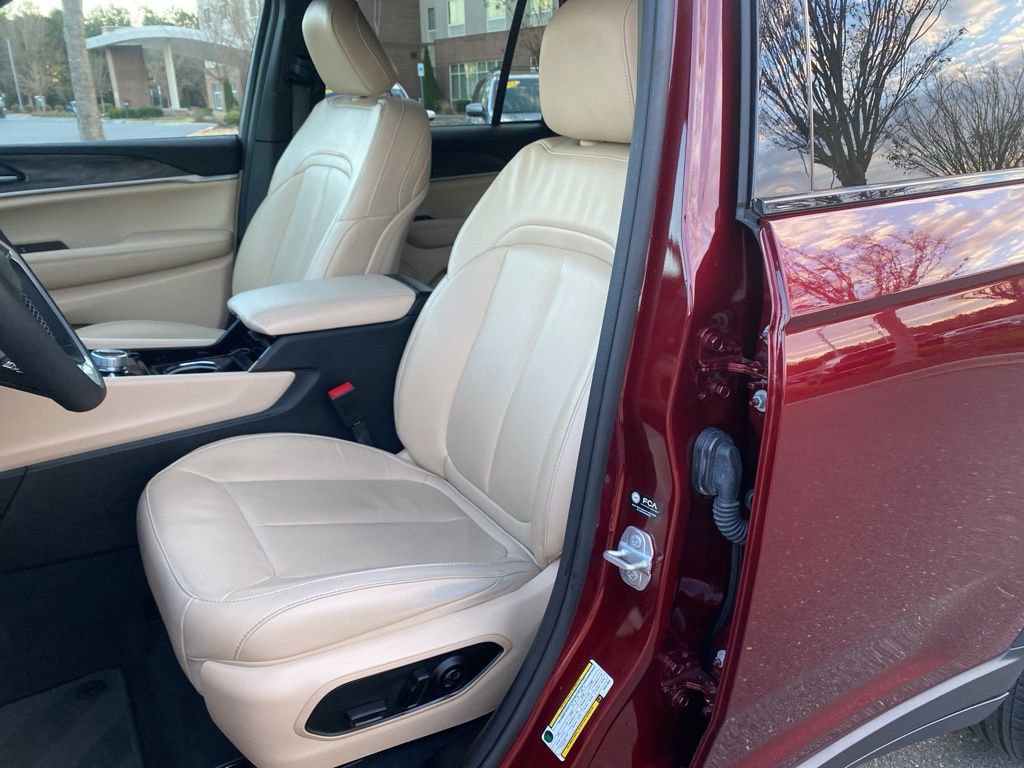 Used 2023 Jeep Grand Cherokee Limited image 13