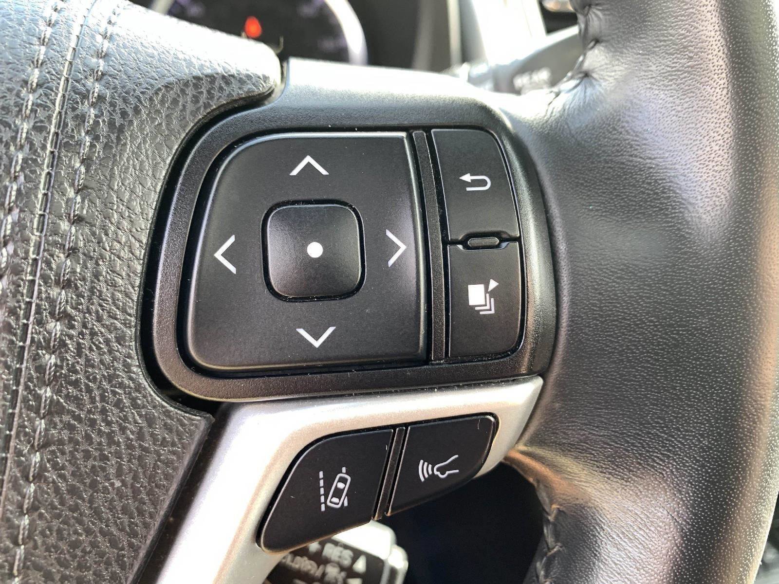 Used 2019 Toyota Highlander Limited AWD/4WD image 17