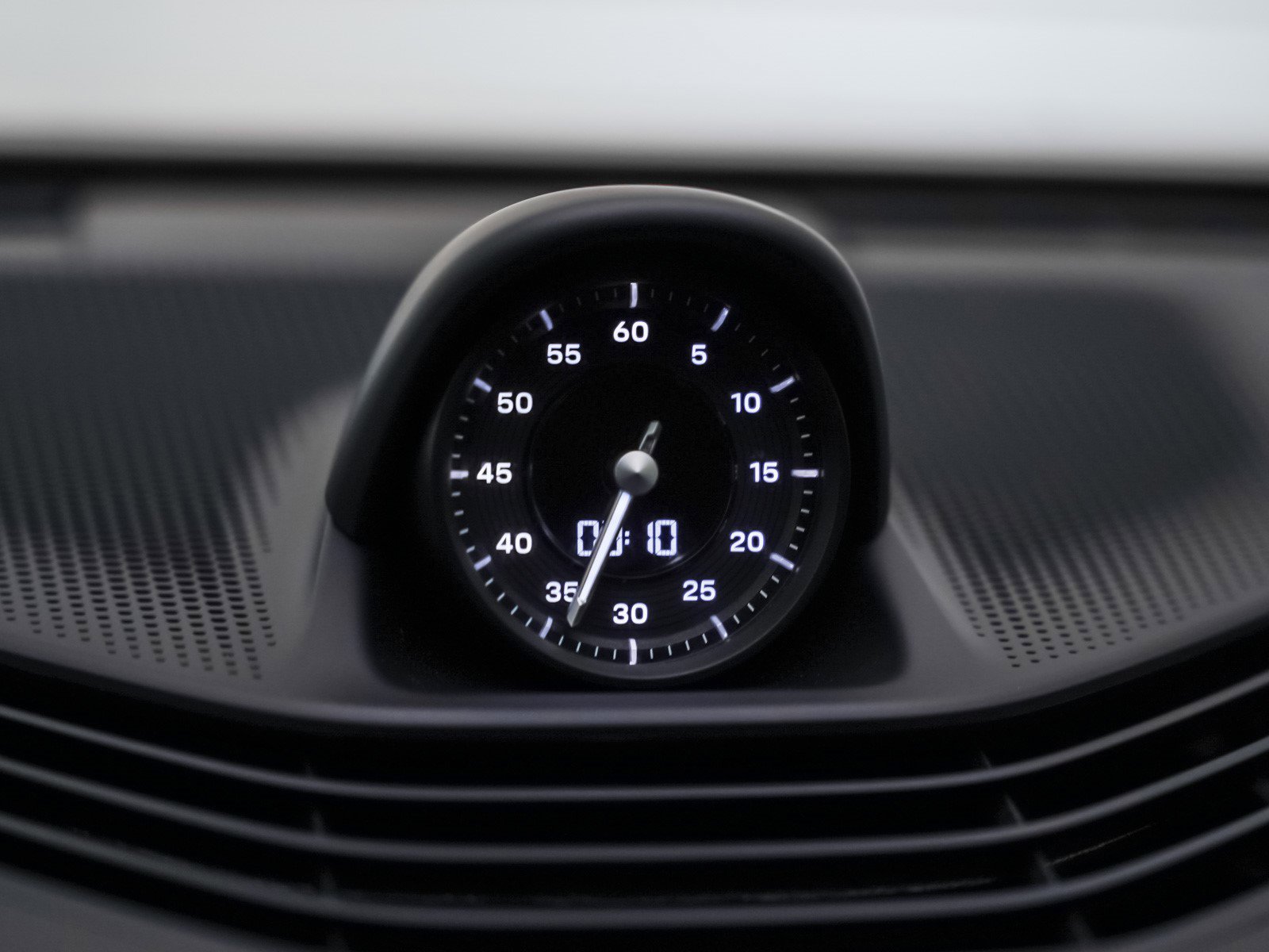 Certified 2024 Porsche Taycan 4S w/ Premium Package image 20