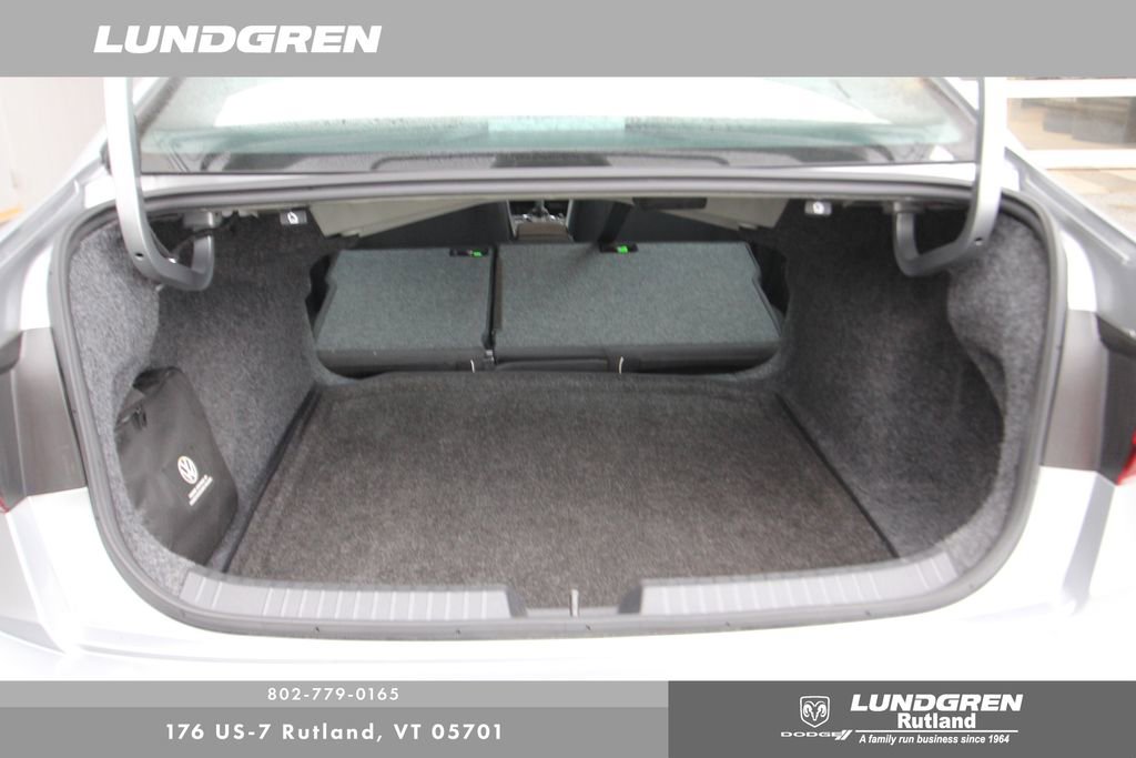 Used 2024 Volkswagen Jetta Sport image 36