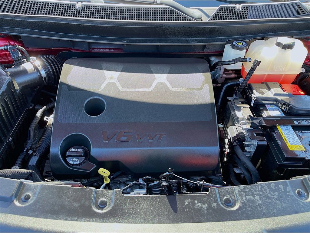 Used 2023 Chevrolet Traverse RS image 32