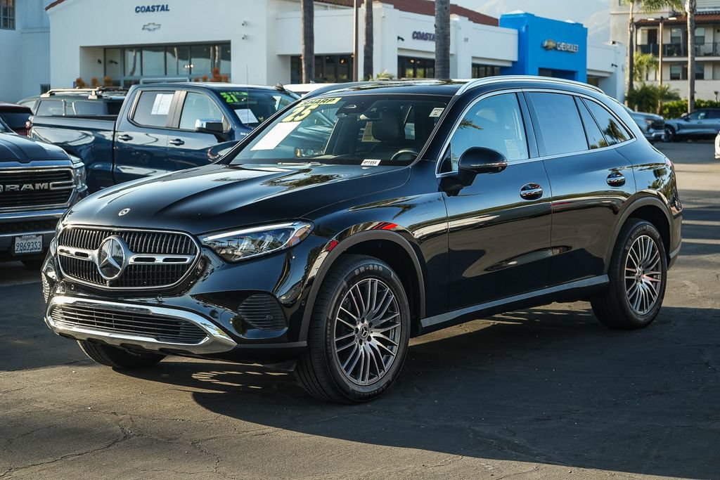 Used 2025 Mercedes-Benz GLC 300 image 3