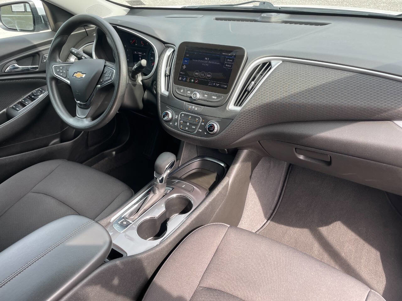 Used 2023 Chevrolet Malibu LT image 15