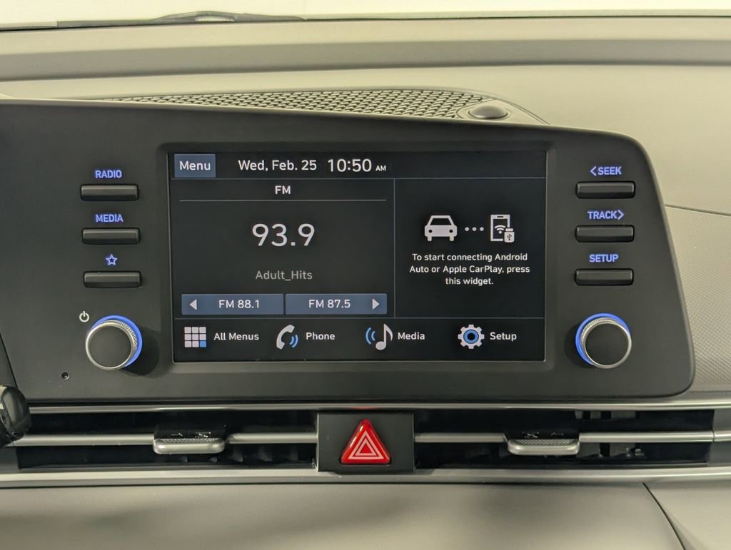 New 2026 Hyundai Elantra SE FWD image 18