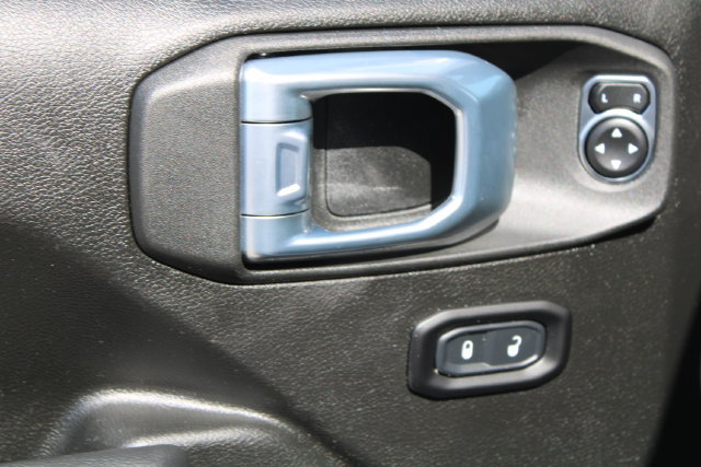 Used 2022 Jeep Wrangler Unlimited Sport AWD/4WD image 16