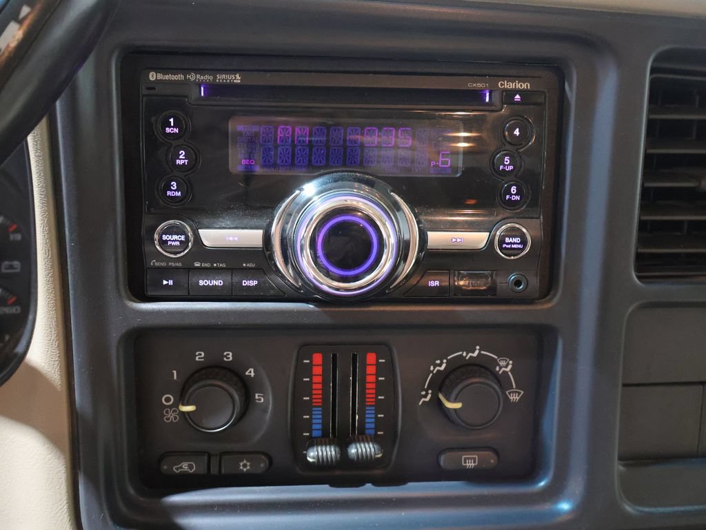 Used 2006 Chevrolet Suburban Z71 w/ Z71 Preferred Equipment Group AWD/4WD image 6