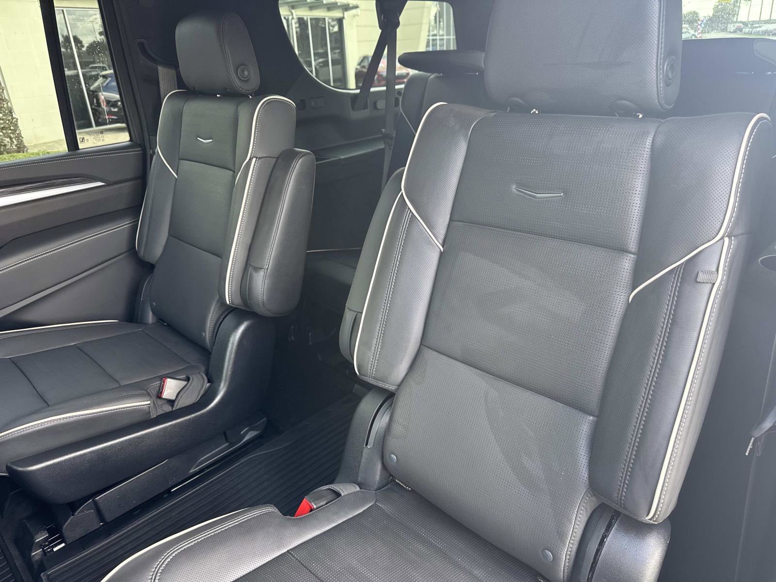 Certified 2025 Cadillac Escalade ESV Premium Luxury AWD/4WD image 13