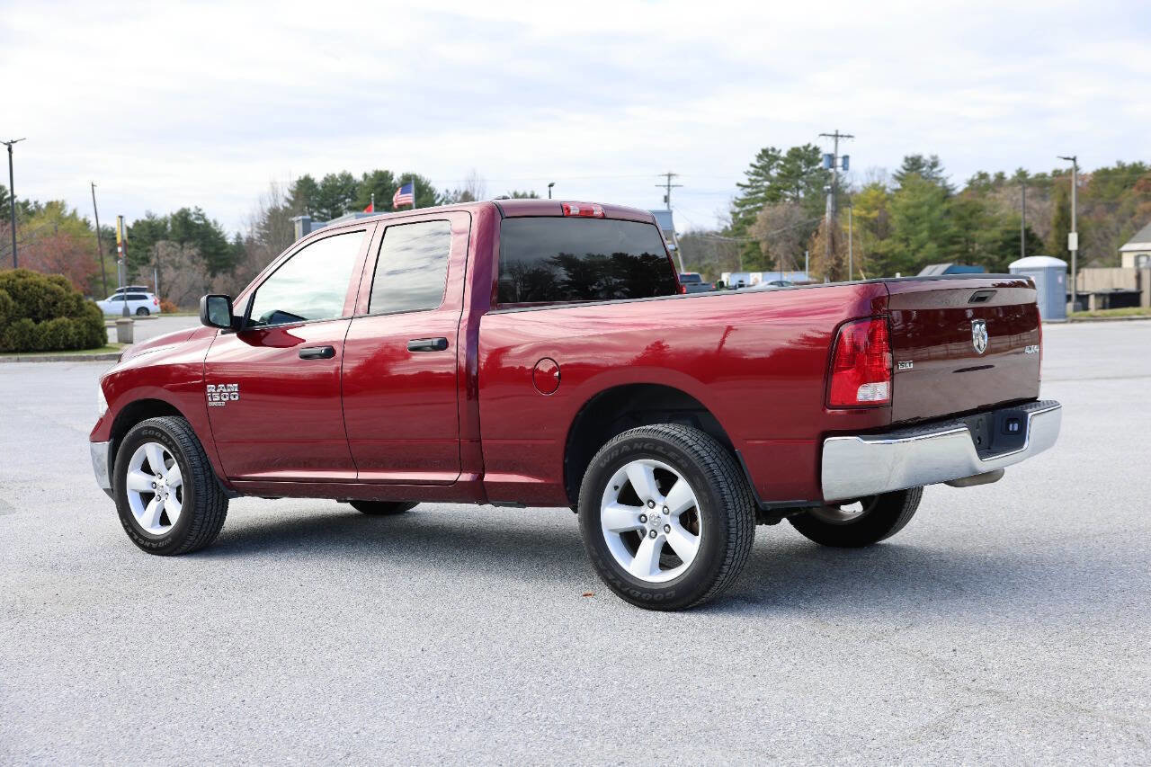 Used 2024 RAM 1500 Classic SLT AWD/4WD image 3