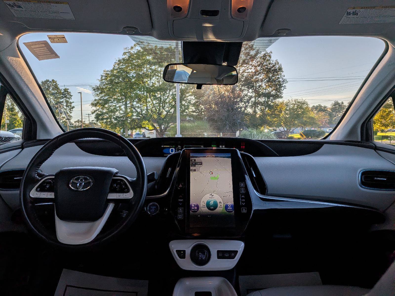 Used 2018 Toyota Prius Prime Premium FWD image 23