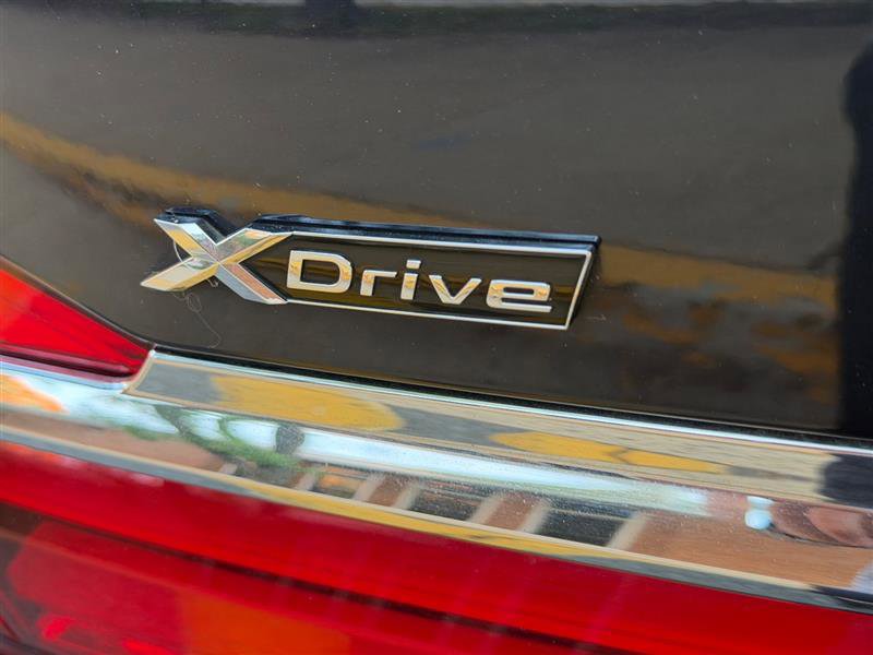 Used 2019 BMW 750i xDrive w/ Luxury Rear Seating Package AWD/4WD image 16