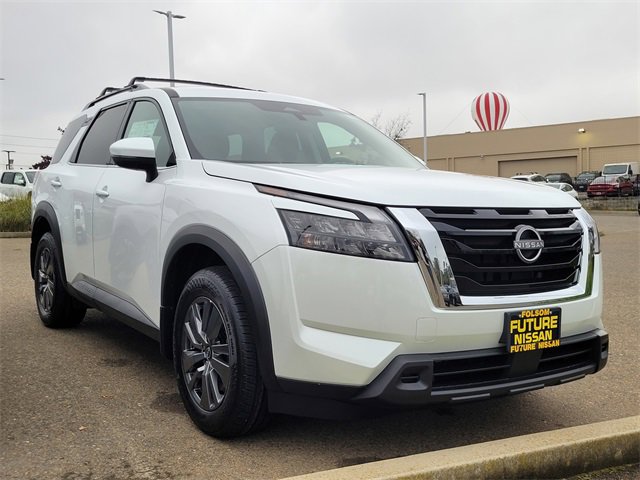 New 2025 Nissan Pathfinder SV image 1