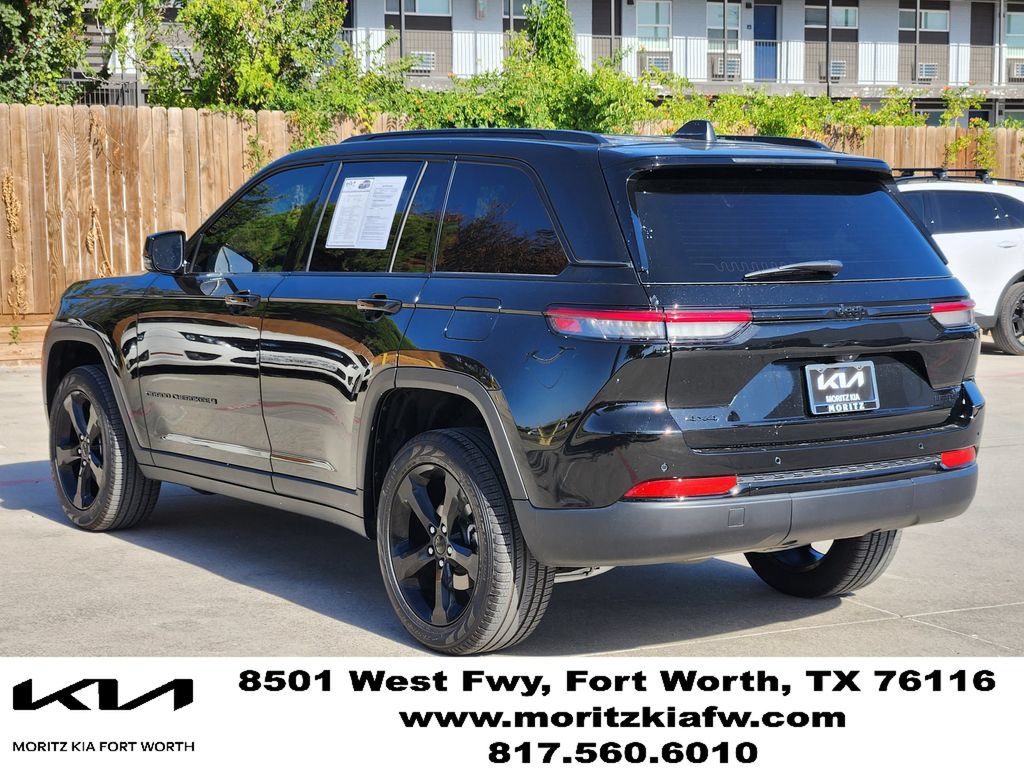 Used 2025 Jeep Grand Cherokee Limited w/ Black Appearance Package AWD/4WD image 6