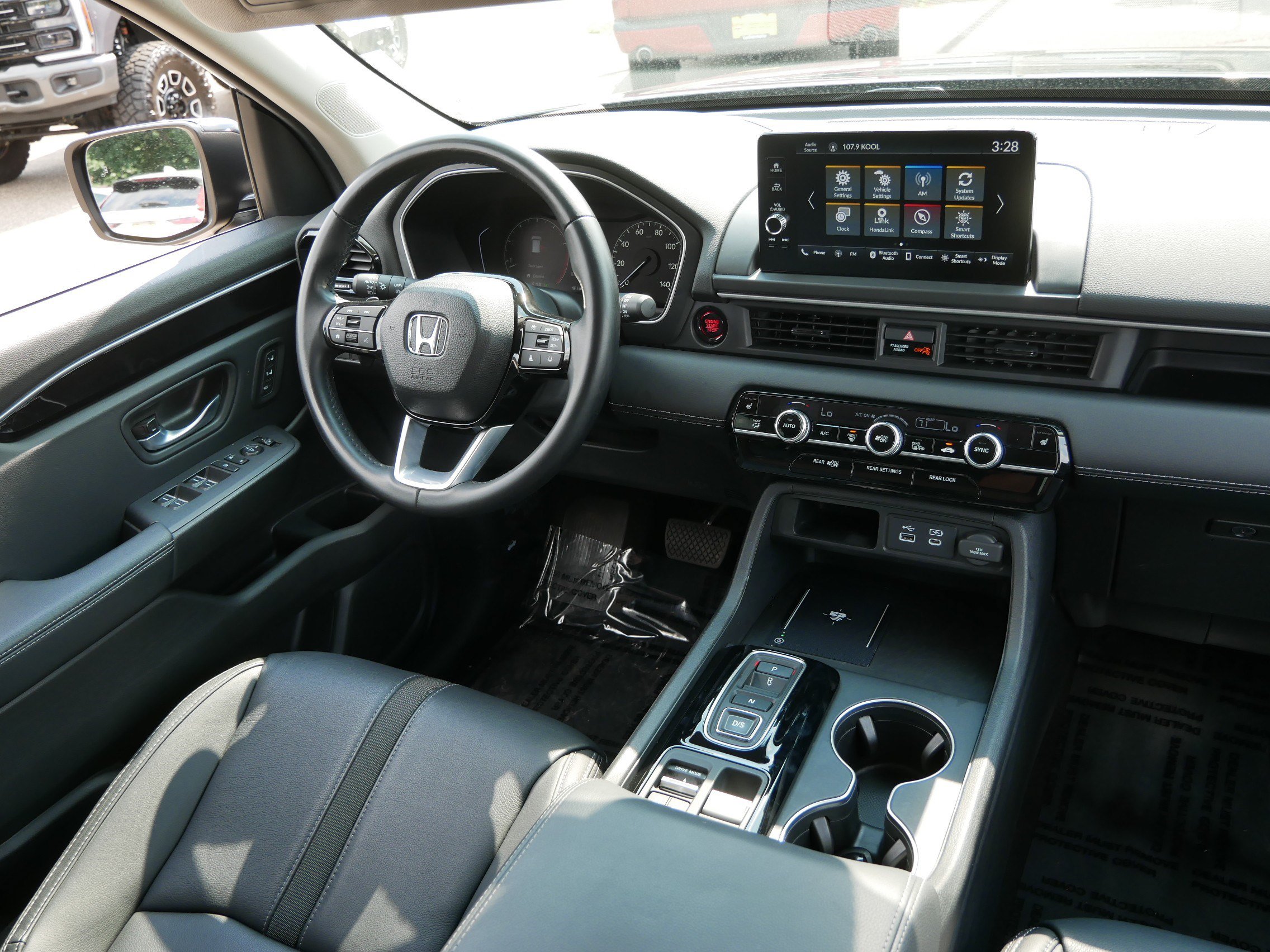 Used 2025 Honda Pilot EX-L image 9