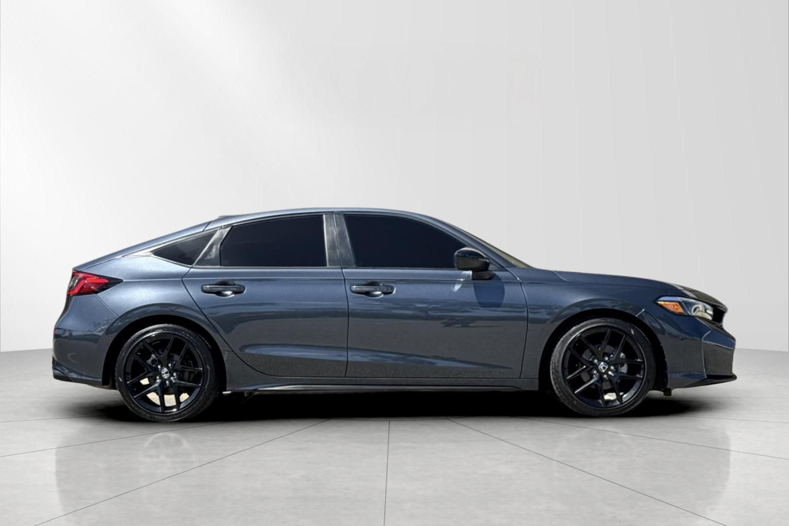 Used 2025 Honda Civic Sport image 2