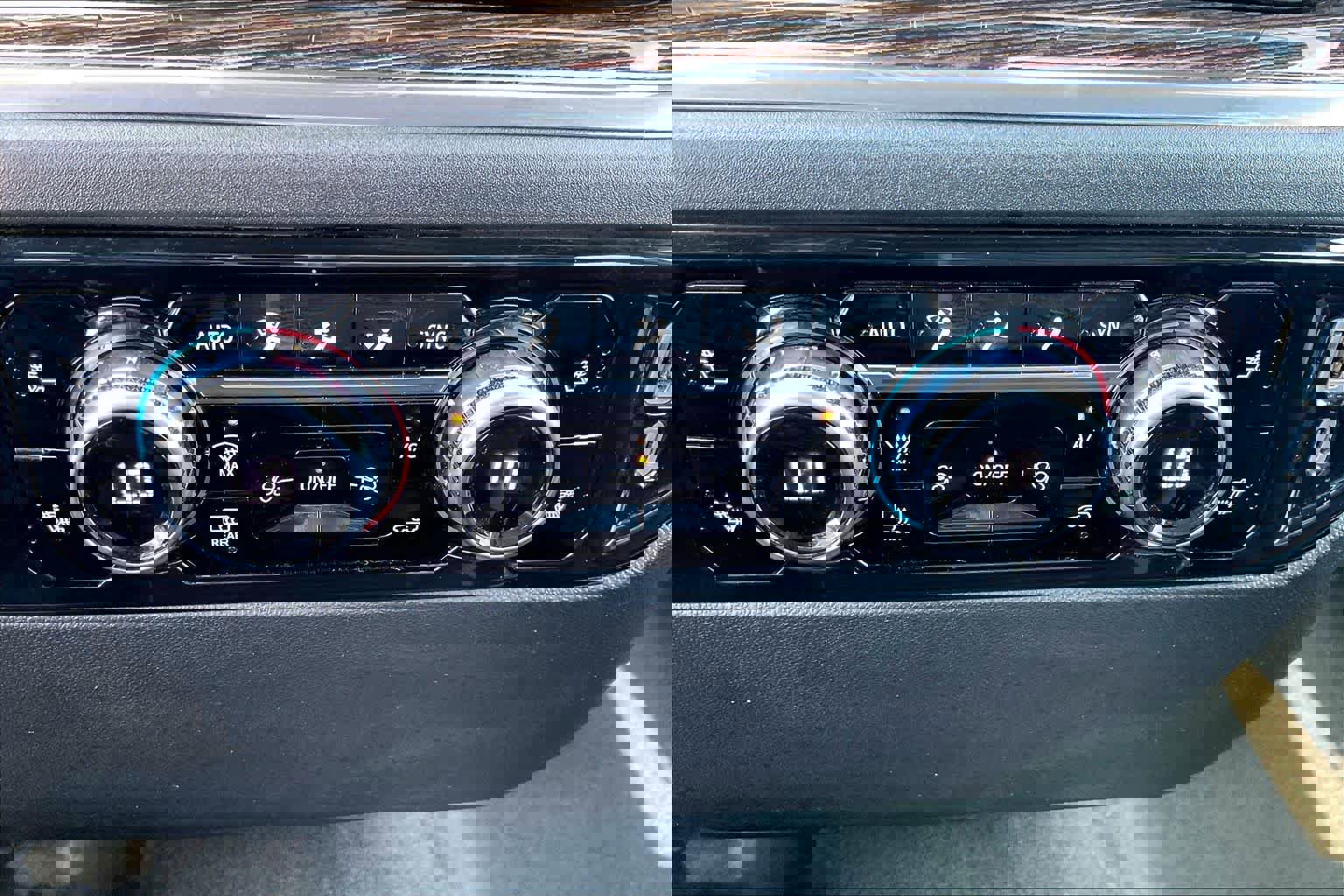 Certified 2024 GMC Sierra 1500 SLE image 31