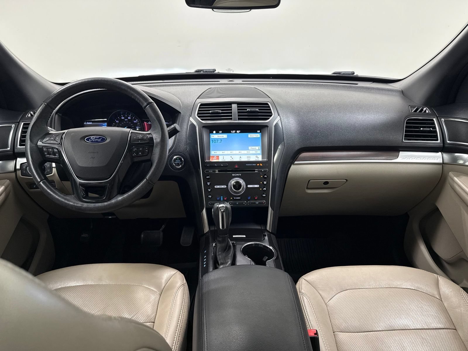 Used 2018 Ford Explorer Limited w/ Equipment Group 301A AWD/4WD image 28