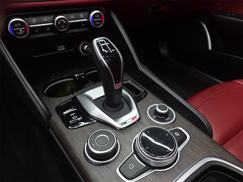 Used 2021 Alfa Romeo Giulia Ti w/ Nero Edizione image 20