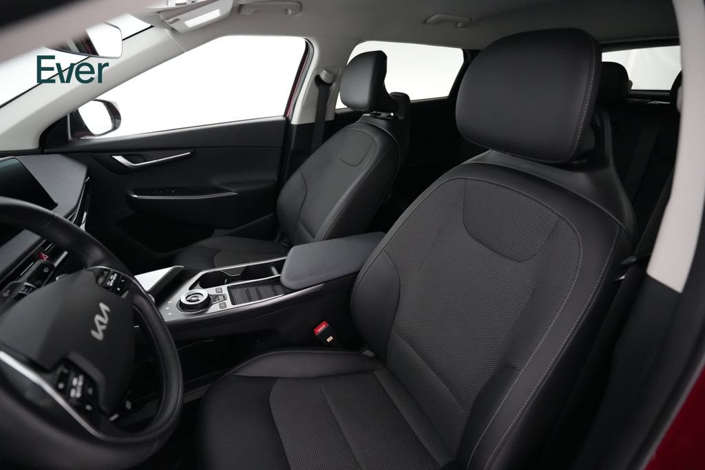 Used 2024 Kia EV6 Light RWD image 4