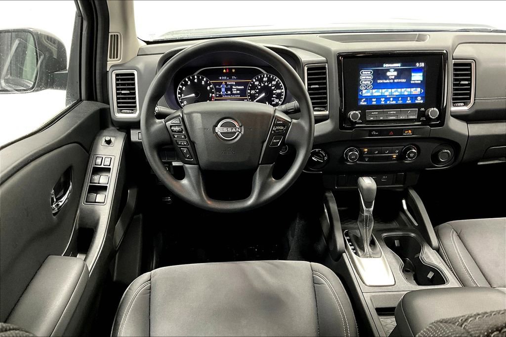 Used 2024 Nissan Frontier SV AWD/4WD image 7