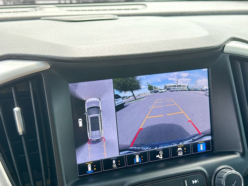 Used 2024 GMC Terrain SLT w/ Infotainment Package II image 17