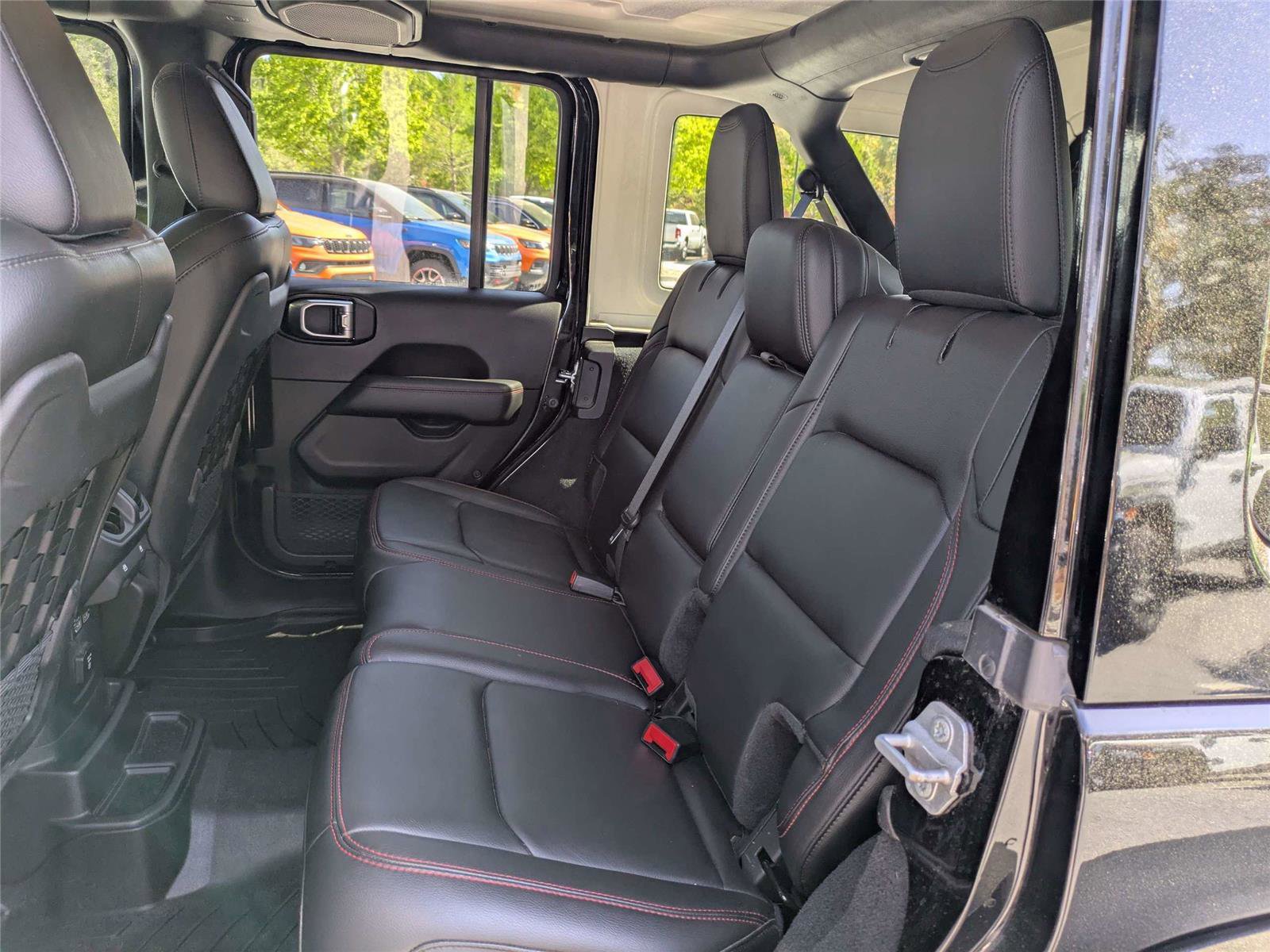 Used 2019 Jeep Wrangler Unlimited Rubicon AWD/4WD image 14