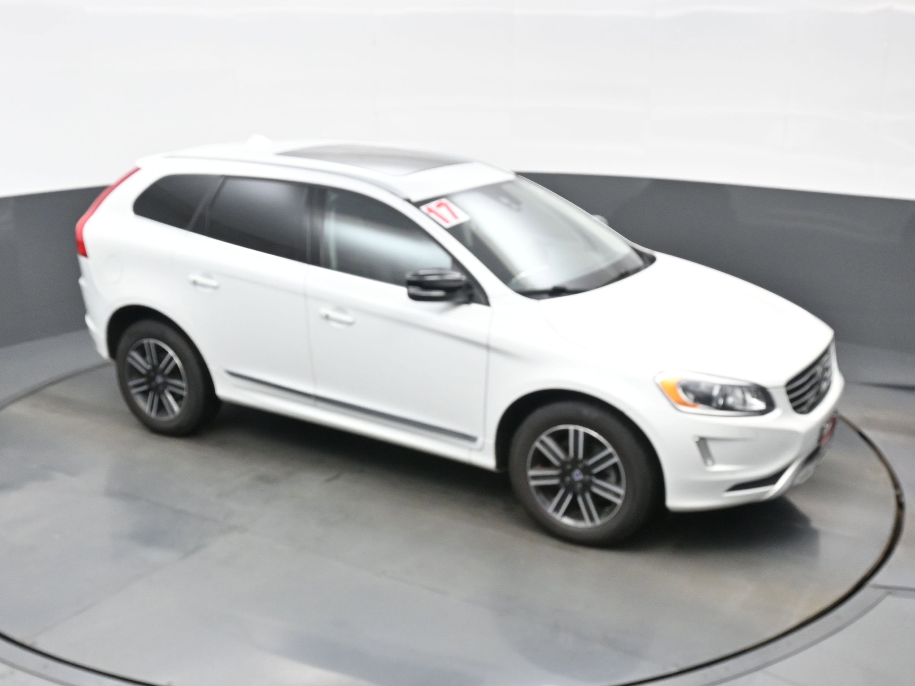 Used 2017 Volvo XC60 T5 Dynamic w/ Preferred Option Package image 34