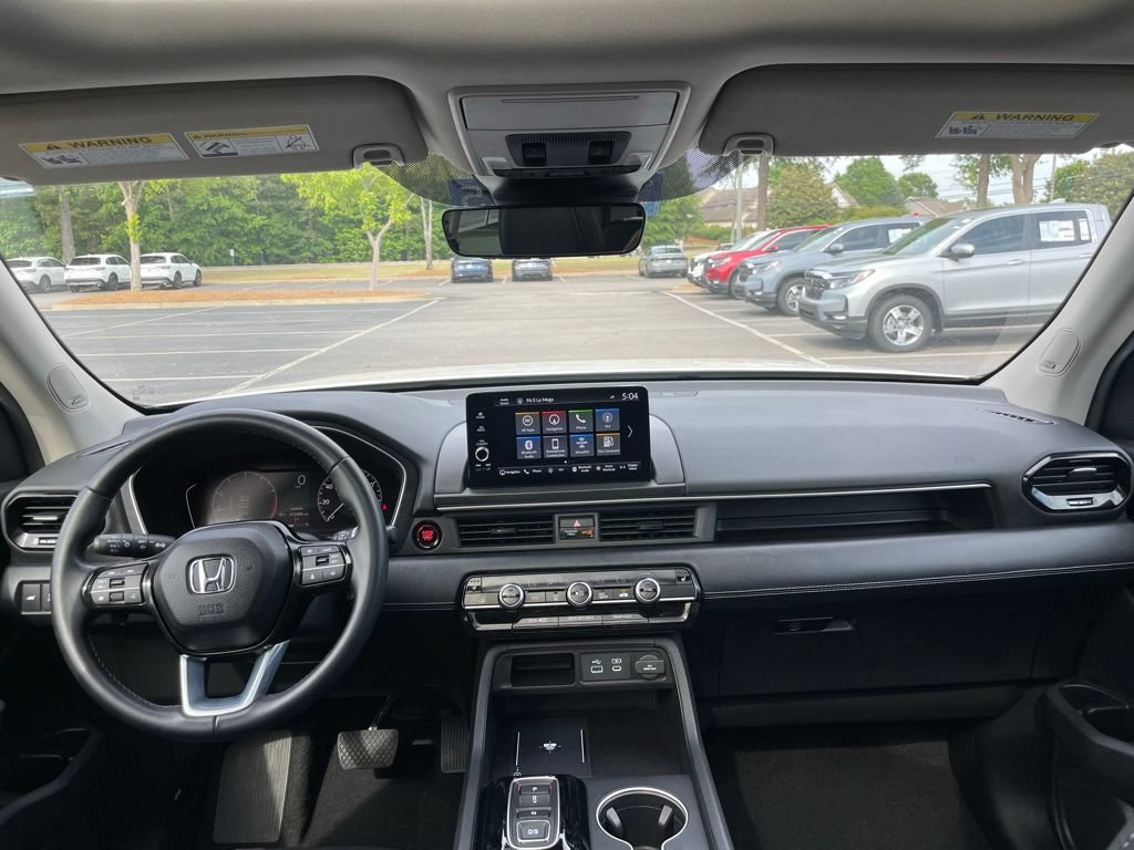 Certified 2025 Honda Pilot Touring image 10