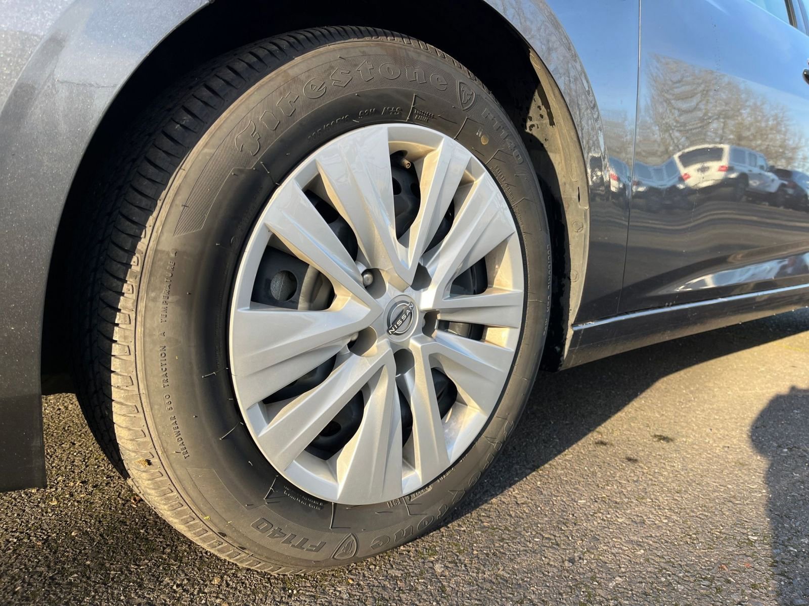 Used 2025 Nissan Sentra S FWD image 28