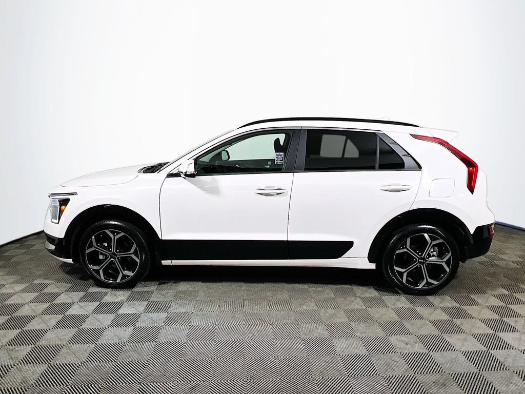 Used 2023 Kia Niro SX Touring FWD image 4