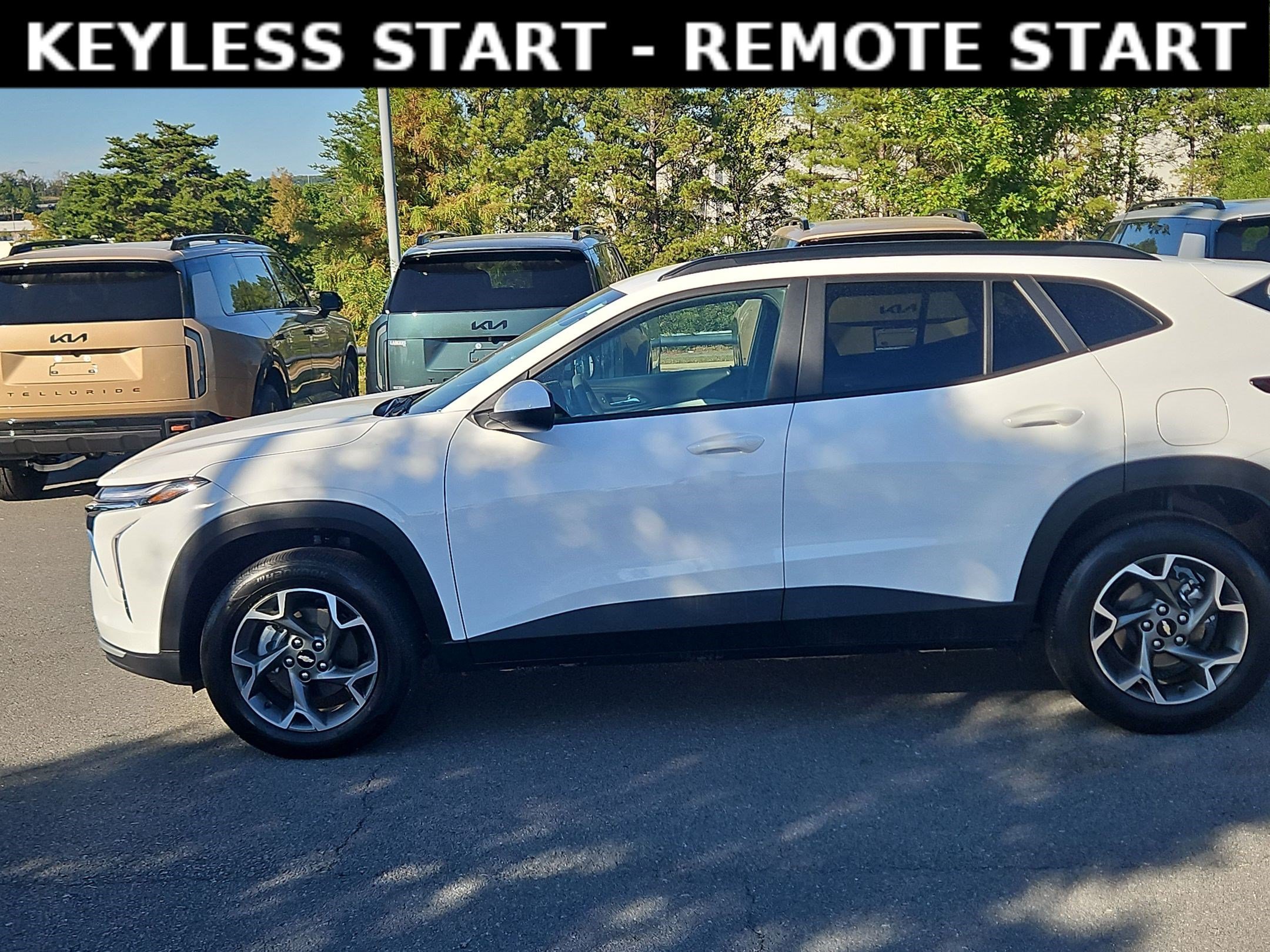 Used 2025 Chevrolet Trax LT FWD image 4