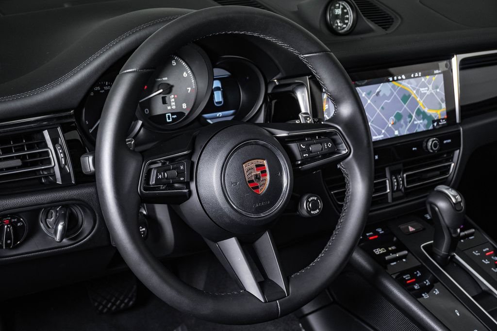 Certified 2026 Porsche Macan S AWD/4WD image 18