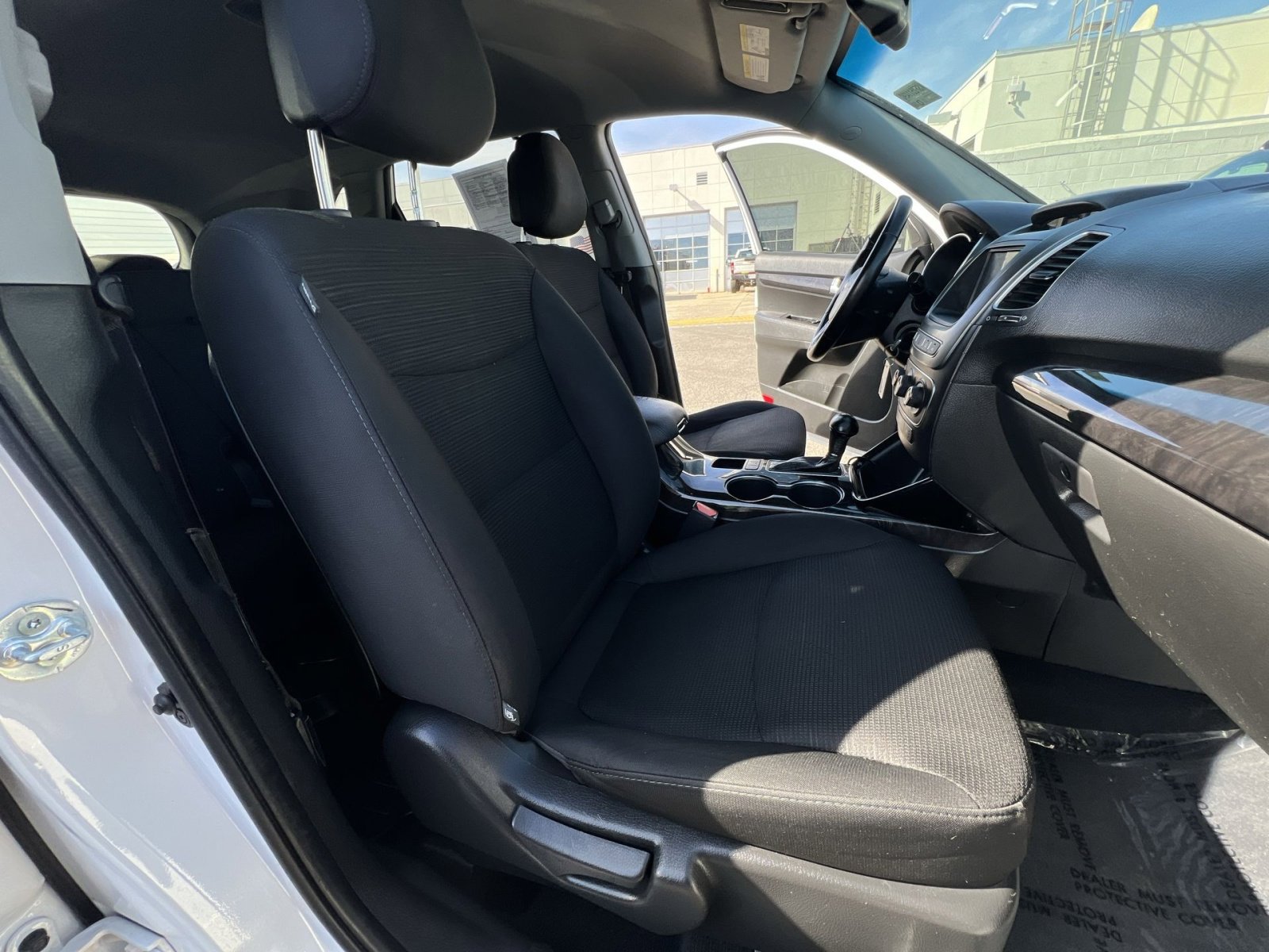 Used 2015 Kia Sorento LX image 25