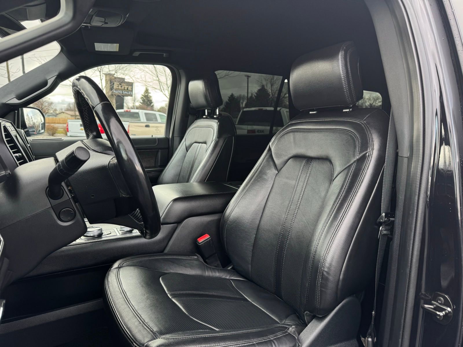 Used 2020 Ford Expedition Limited image 15