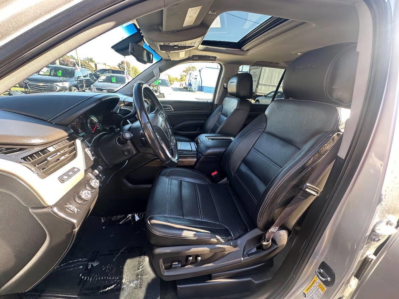 Used 2018 GMC Yukon Denali image 15