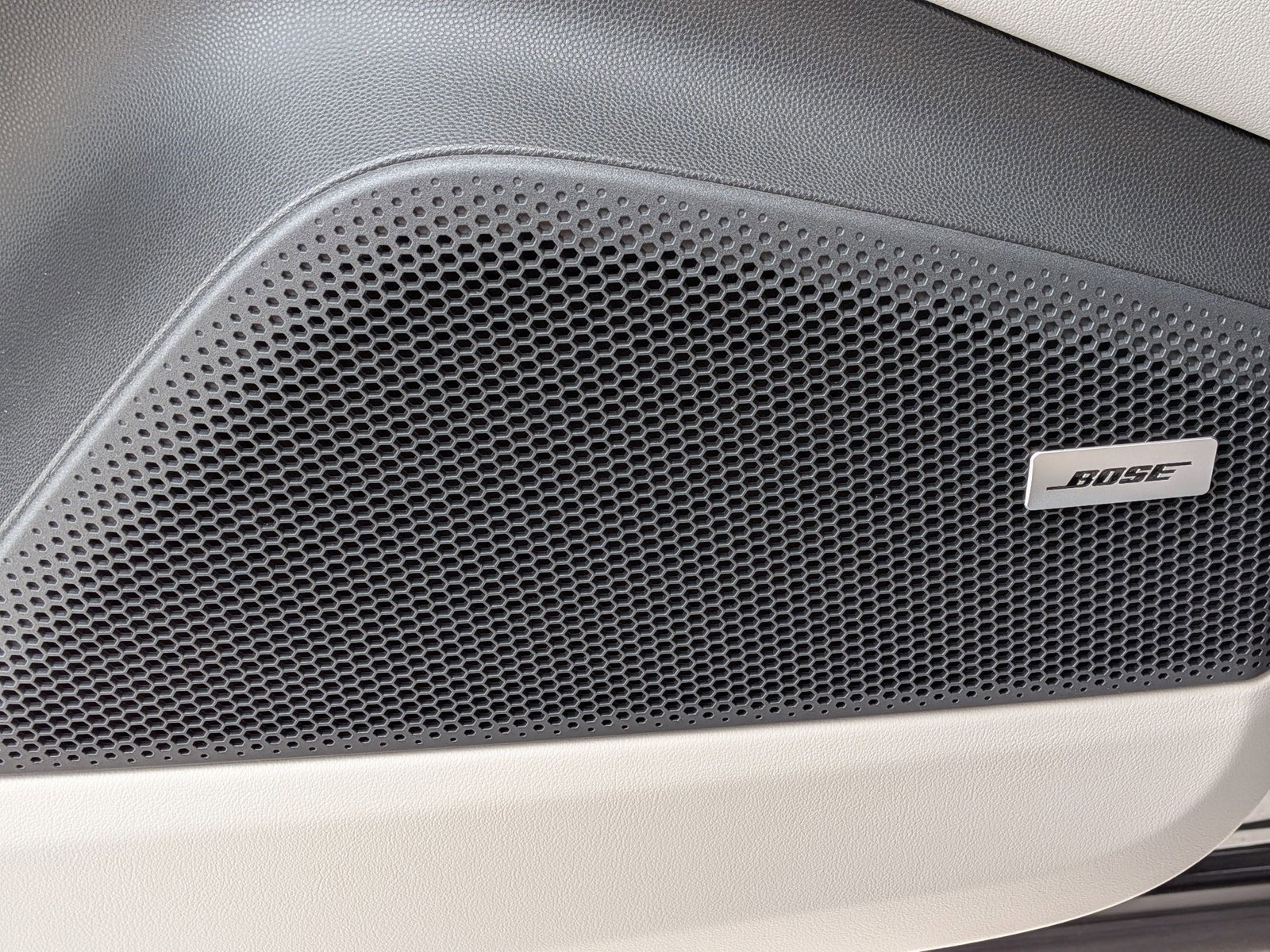 New 2026 Porsche Macan 4S Electric image 13